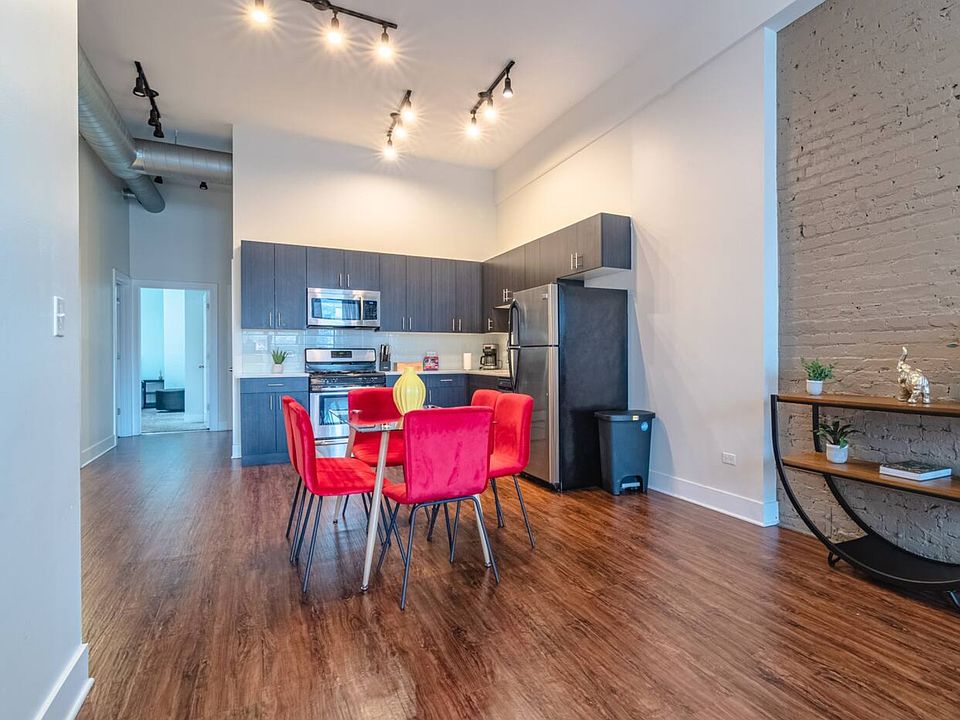 1st image of 2112 S Michigan Ave #4
