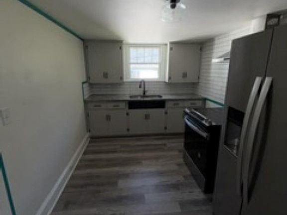 5th image of 608 W Buford St