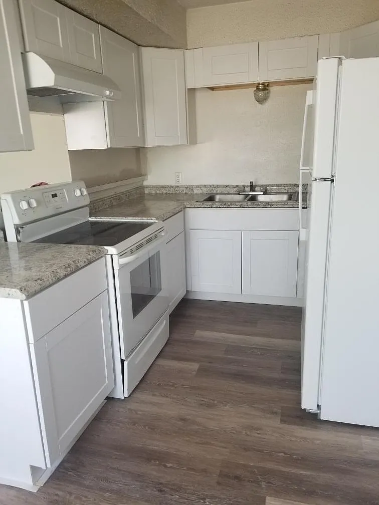 2 bed, 1200 sqft, $850 — Photo 2