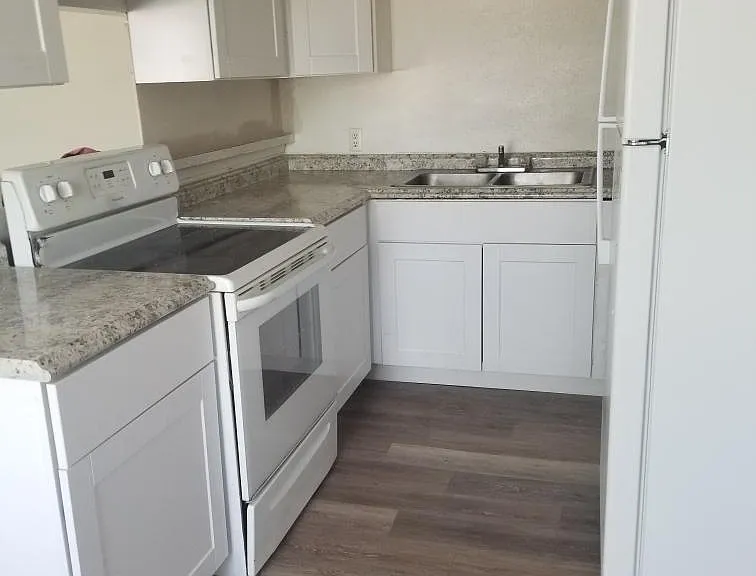 1819 W Cameron Ave #5 — Photo 4