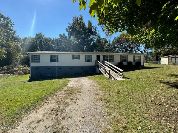 3205 Deanswood Drive, Kinston, NC 28504