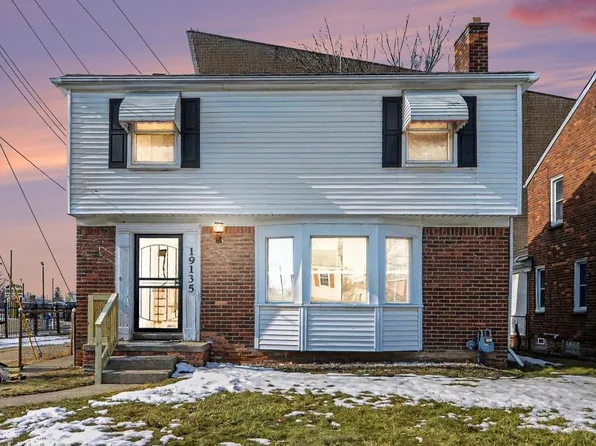 19135 Hartwell St, Detroit, MI 48235