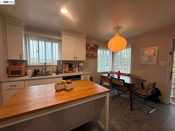 4th image of 20275 Stanton Ave