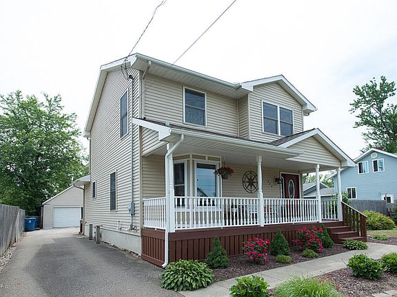 2nd image of 222 N Stone Ave
