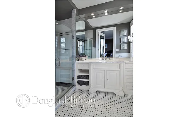 Sold by Douglas Elliman | media 17