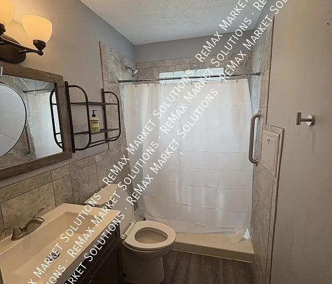 722 Avondale St — Photo 5
