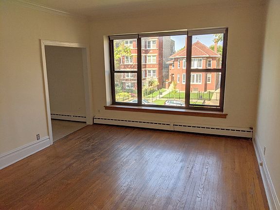3rd image of 1405 W Jarvis Ave APT 2FE