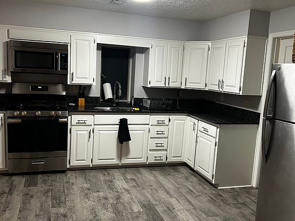 5th image of 614 Page Ave NE