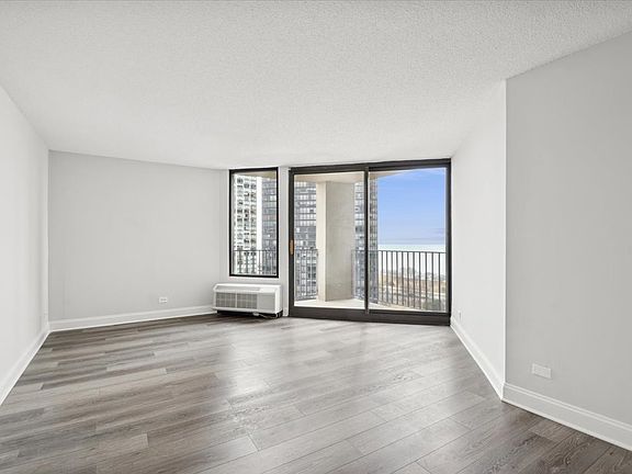 4th image of 5320 N Sheridan Rd APT 2109