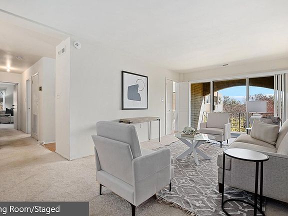 3rd image of 416 Girard St APT 202