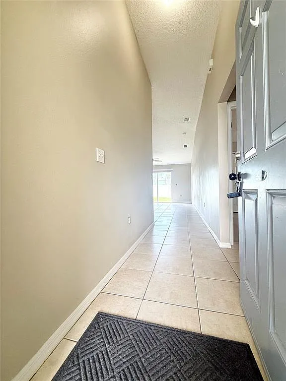 4 bed, 2.0 bath, 1544 sqft, $2,000 — Photo 2