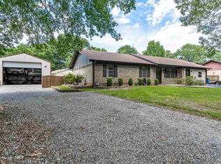401 Crestwood Dr, Marshall, TX 75672