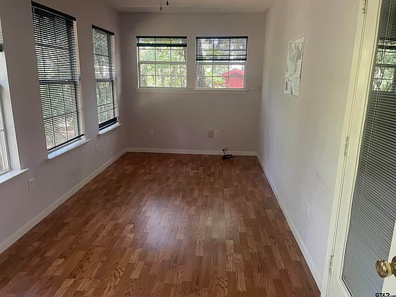 5th image of 275 Wildwood Trl