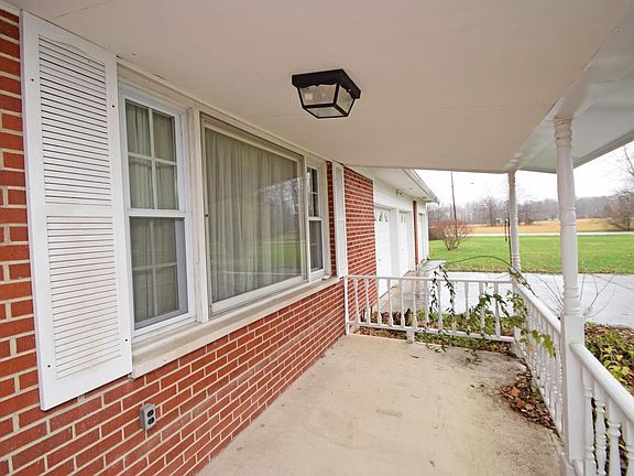4th image of 419 Smith Ave