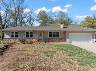 1101 McDougal Rd, Mahomet, IL 61853