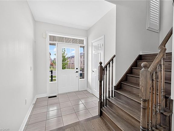 5th image of 1149 Upper Thames Dr