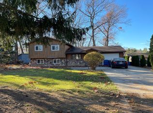 1580 Fullerton Blvd, Waterford, MI 48328