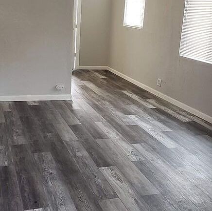 4th image of 608 N Center St