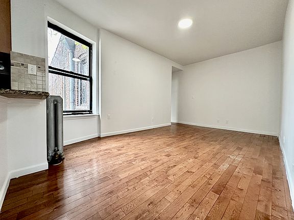 2nd image of 40 W 127th St APT 23