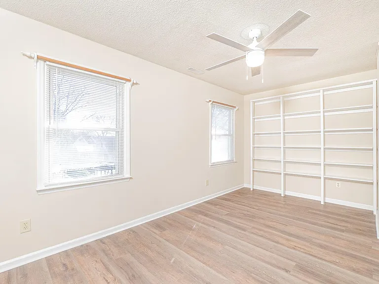 106 N Tunstall Ave — Photo 34