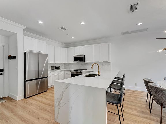 3rd image of 5600 Cambridge Boulevard