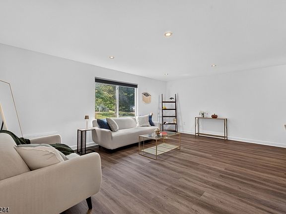 4th image of 74 Eton Way