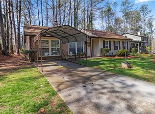 811 Longfellow Ct, Stone Mountain, GA 30088