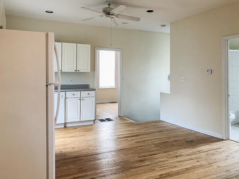 3250 N Lakewood Ave #CH1 — Photo 8