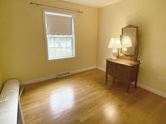 5th image of 232 Perkins Dr