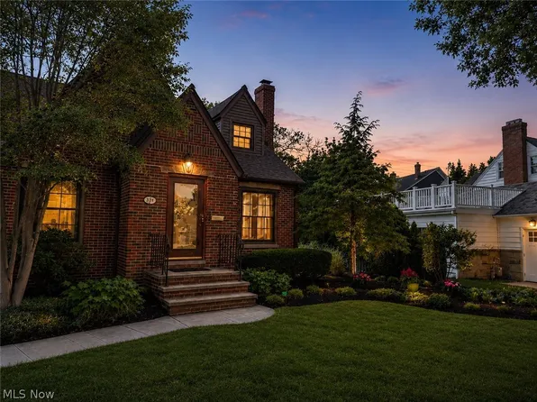 324 Cornwall Rd, Rocky River, OH 44116