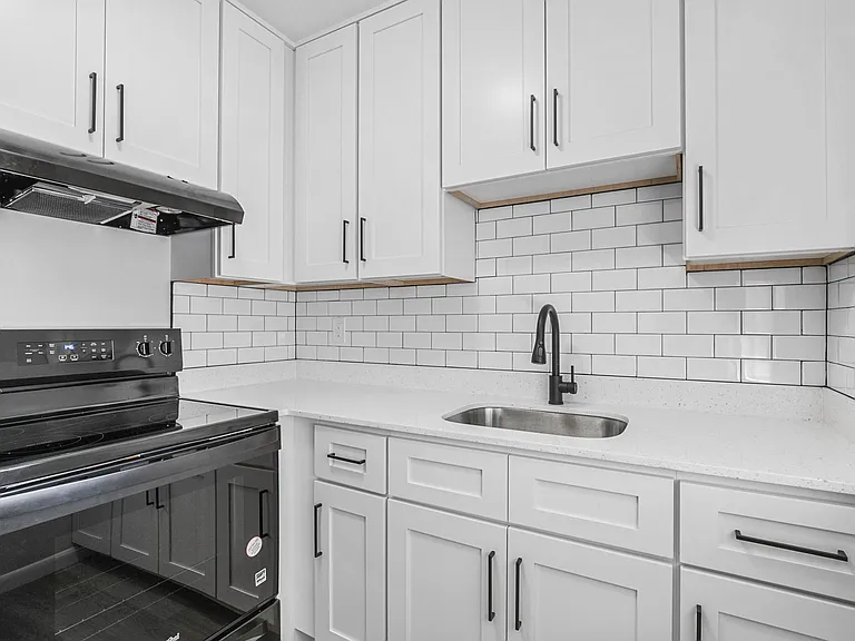 Bella Sol Apartments — Photo 15