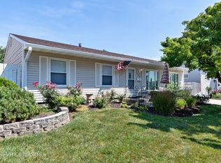 320 Karen Ave, Romeoville, IL 60446