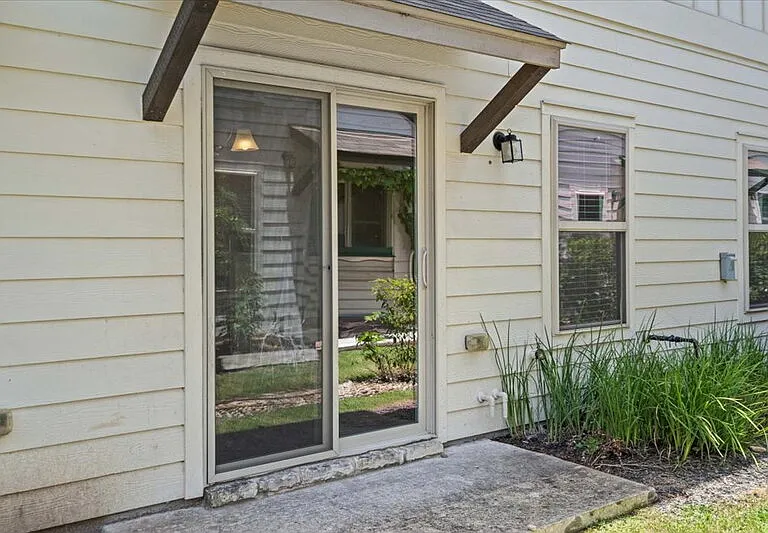 1502 Airedale Rd — Photo 16