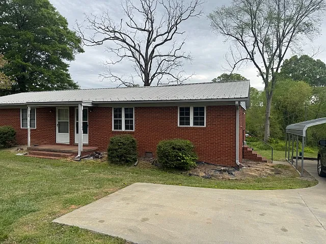 185 Becks Church Rd #B