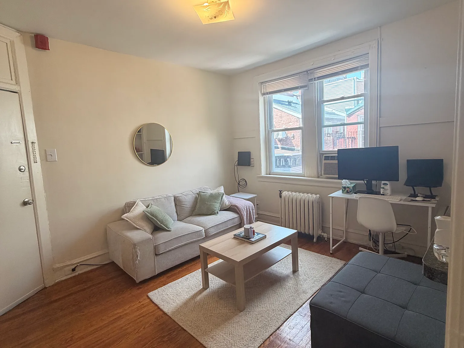 1 bed, 500 sqft, $1,300 — Photo 2