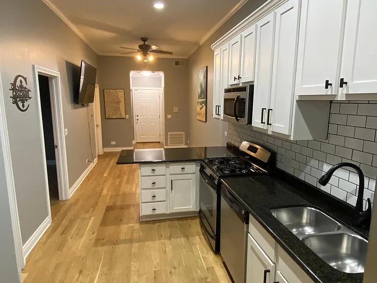 1349 W Huron St #2R — Photo 3