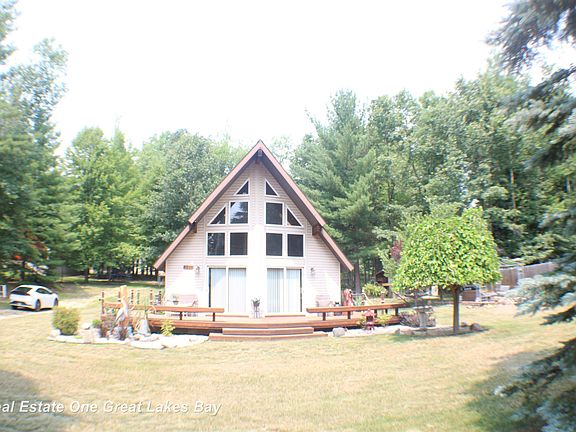 2nd image of 1911 N Ogemaw Trl