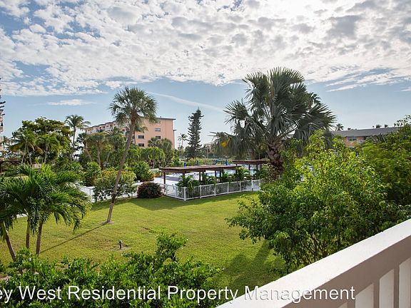 3rd image of 2601 S Roosevelt Blvd APT 215C