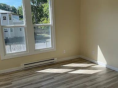 4th image of 326 S 12th St #1/2