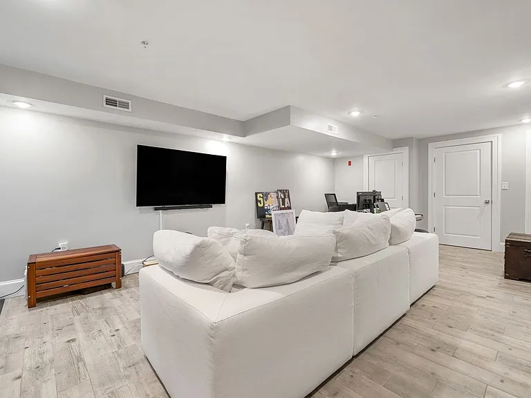 55 Hutchings St #4 — Photo 16