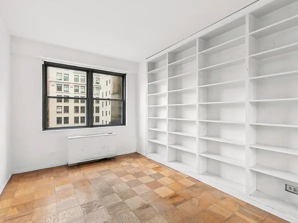 10 West 15th Street image 3 of 6