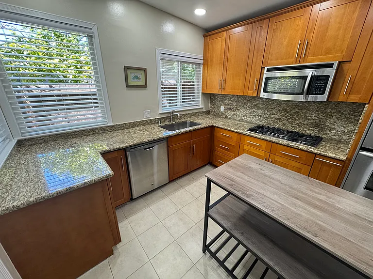 1912 Oak Knoll Dr — Photo 11