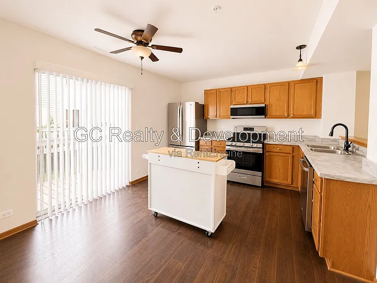 312 Fieldstone Ct — Photo 6