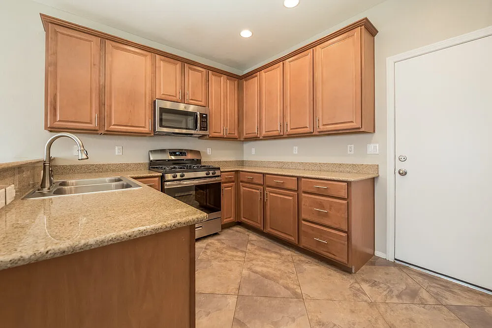 3 bed, 2.5 bath, 1479 sqft, $2,480 — Photo 4