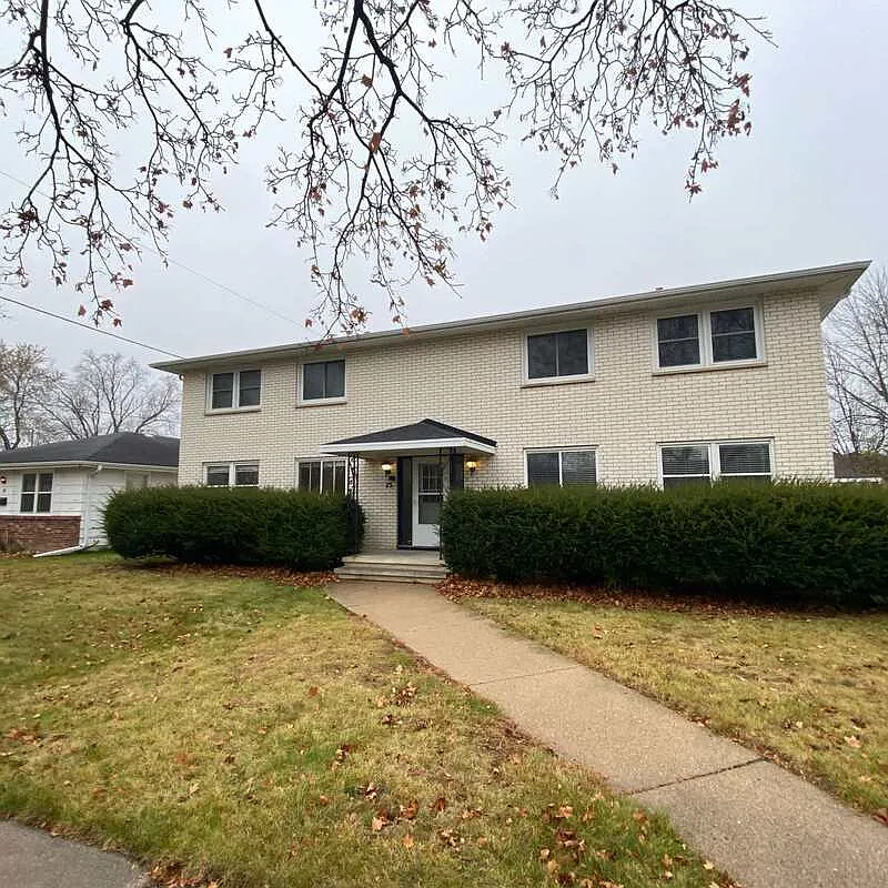 2 bed, 1.0 bath, $949 — Photo 2