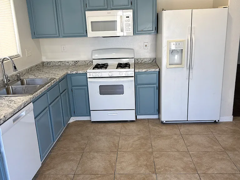 8613 Palomino Ranch St — Photo 6