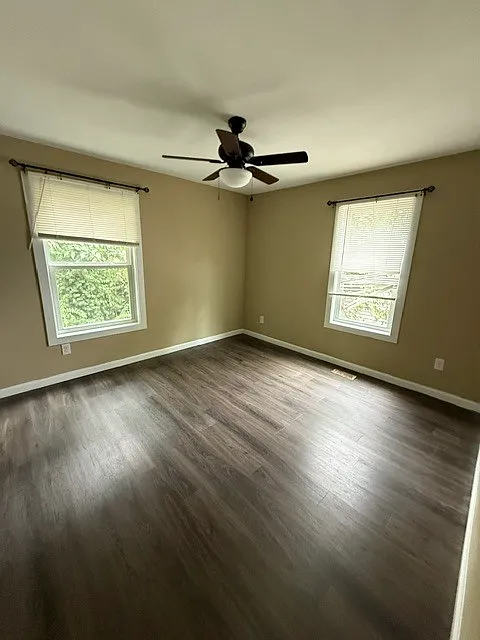2 bed, 1.0 bath, $950 — Photo 2