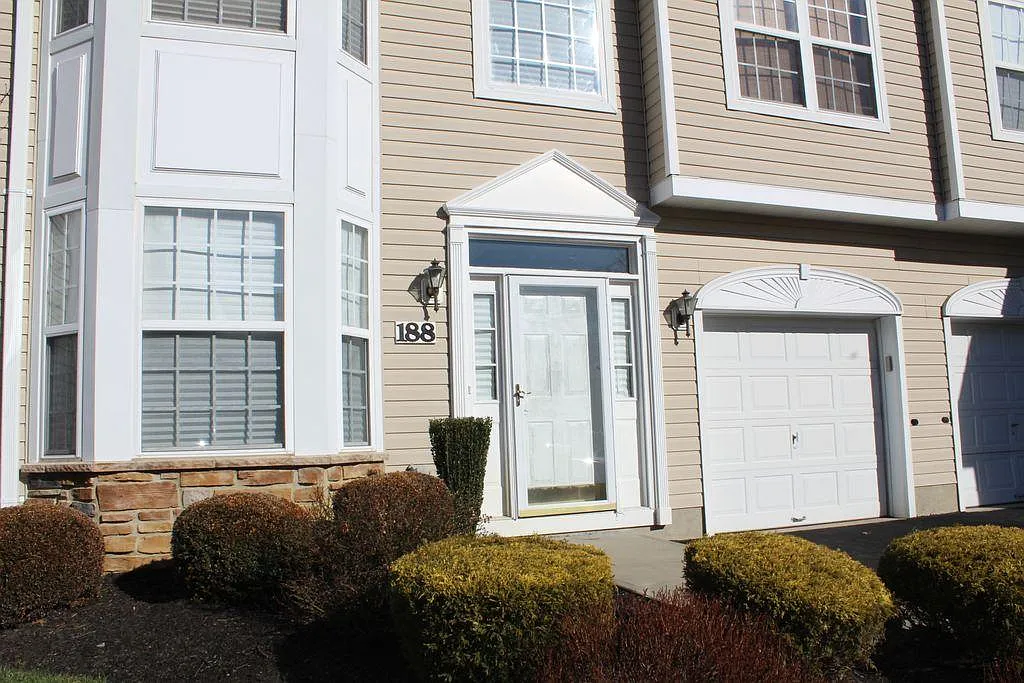 Shinnecock Dr, Manalapan — Photo 1
