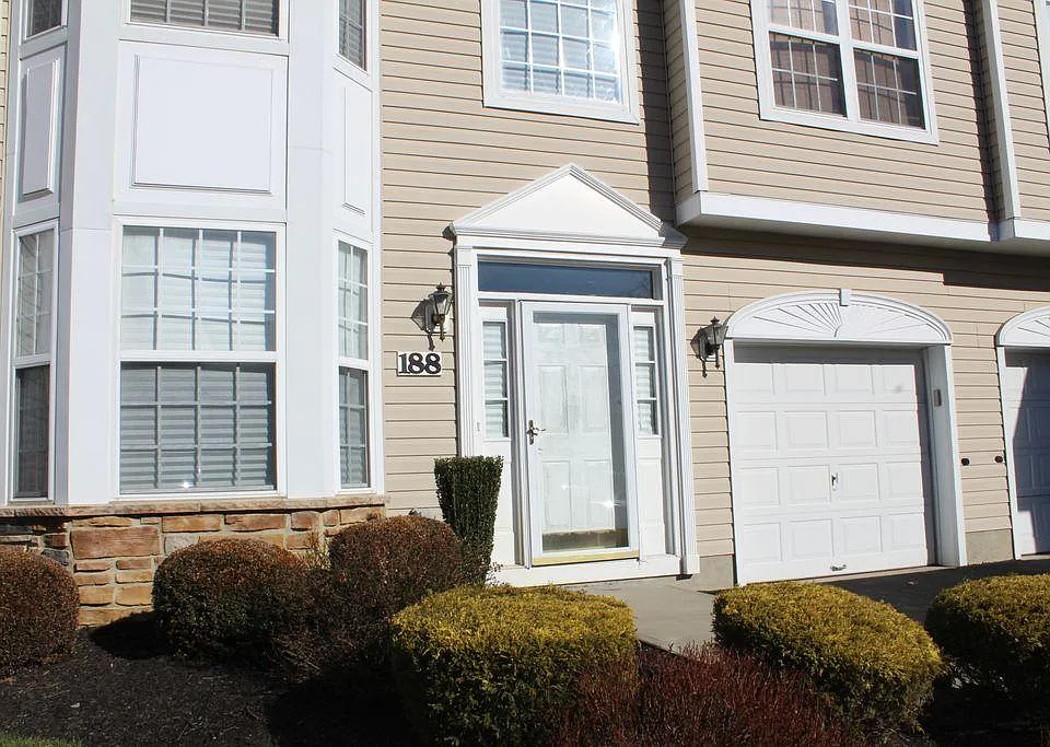 Shinnecock Dr