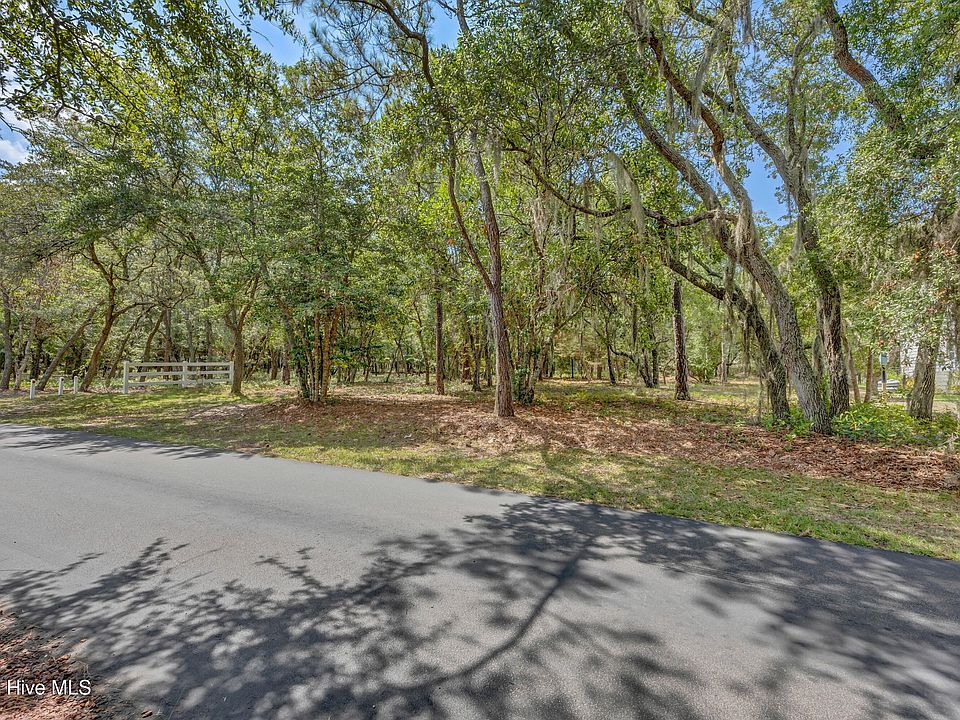 1st image of 827 Folly Drive SE